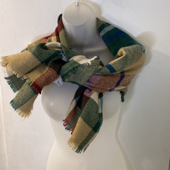 Plaid Winter Blanket Scarf - Picture 3 of 6